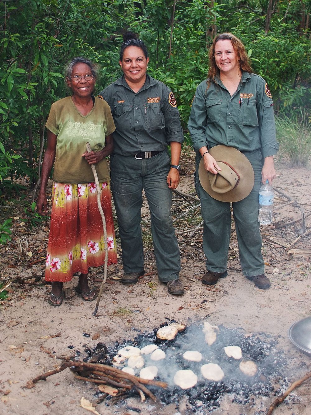 Violet Lawson with Kakadu Park Rangers Jenny Hunter and Trissie Bell.